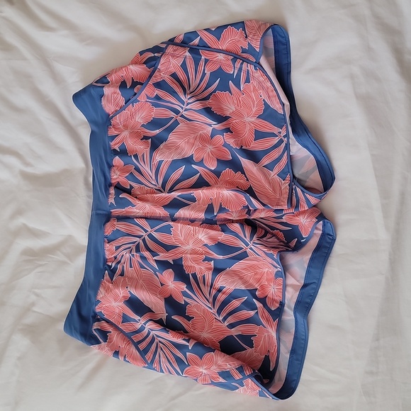 Tankini Set - Picture 5 of 8